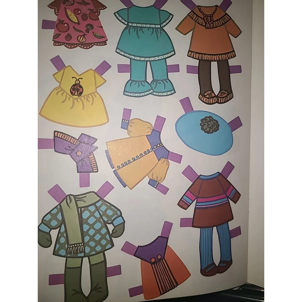 A House Full of‎ Dolls and Clothes Whitman 1971 Uncut Paper Doll Book 4 Dolls